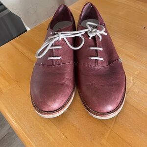 Ahnu Burgundy Leather Oxford Shoes with White Laces
